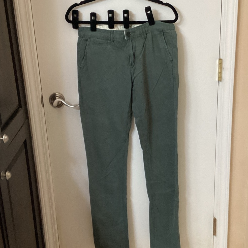 Classic Men's Olive Chinos
